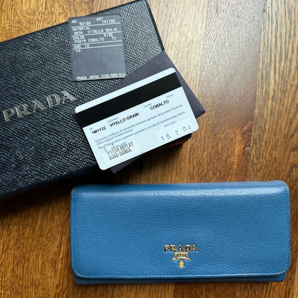 ❤️LAST CHANCE❤️ Prada Blue Saffiano Leather Snap ID Holder Long Wallet (w/ COA) - Picture 1 of 15